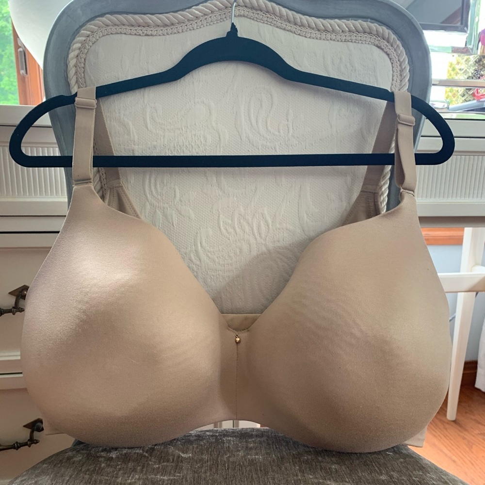 Cacique back smoothing underwire bra, size 40H